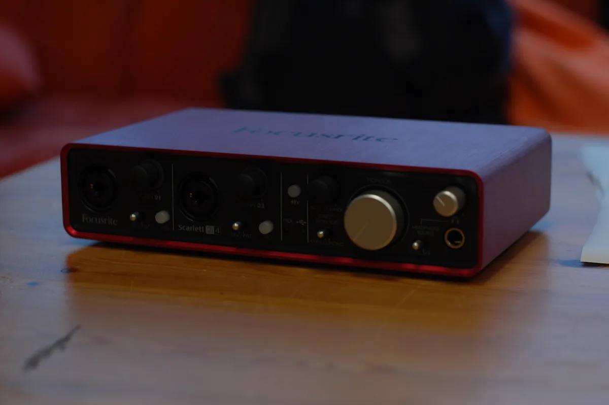 focusrite-scarlett-2i2-come-registrare-musica-in-casa